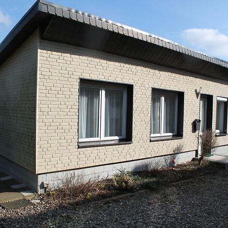 Spacious Bungalow Near Sea In Grundshagen Kültér fotó