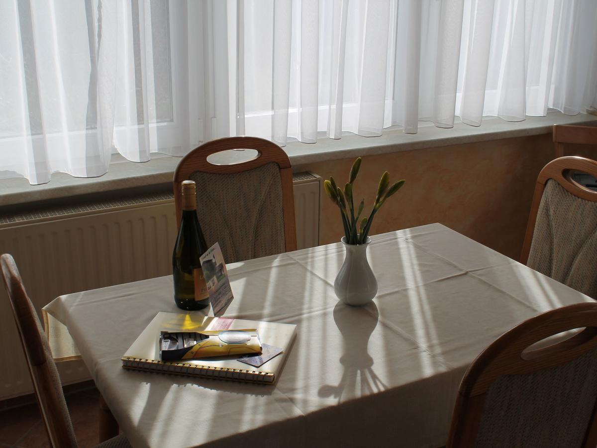 Spacious Bungalow Near Sea In Grundshagen Kültér fotó