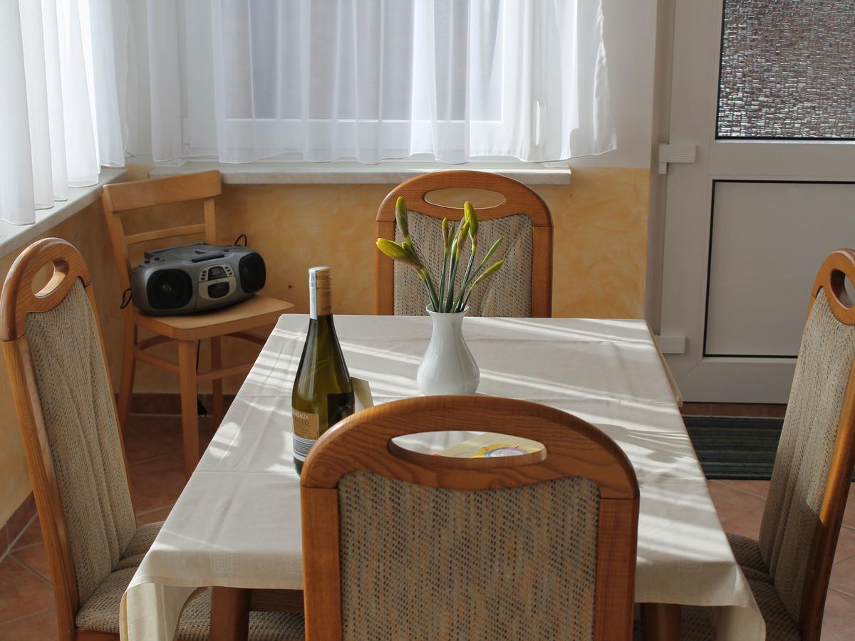 Spacious Bungalow Near Sea In Grundshagen Kültér fotó
