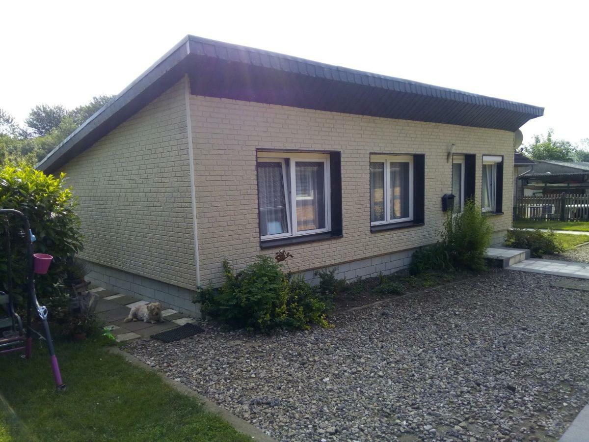 Spacious Bungalow Near Sea In Grundshagen Szoba fotó